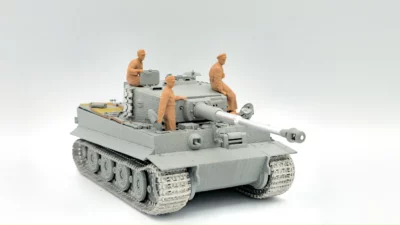 special pack takom dynamo models Tiger I and his crew
